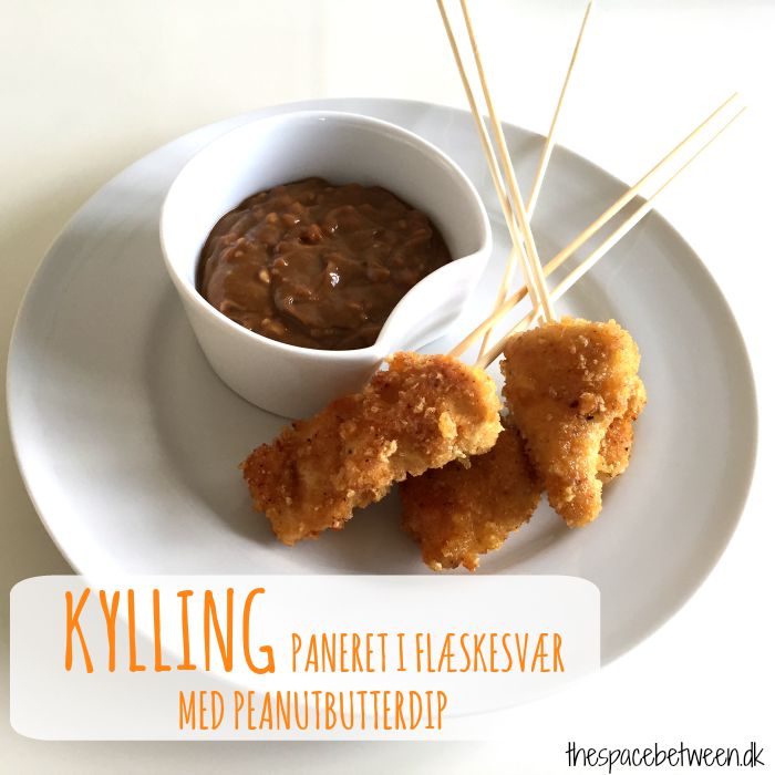 Kyllingpaneretiflæskesvær_lchf_peanutbutterdip_thespacebetween